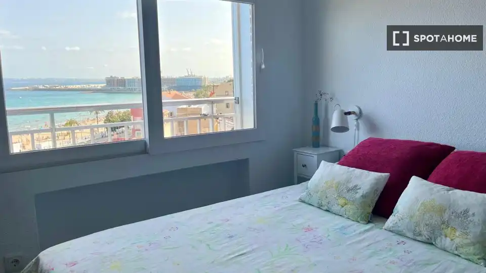Dormitori de Apartament per a compartir en Alicante / Alacant amb Aire condicionat, Terrassa i Moblat