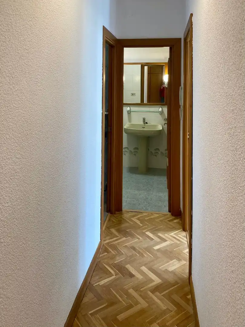 Bathroom of Flat for rent in Valencia  with Air Conditioner, Parquet flooring and Balcony