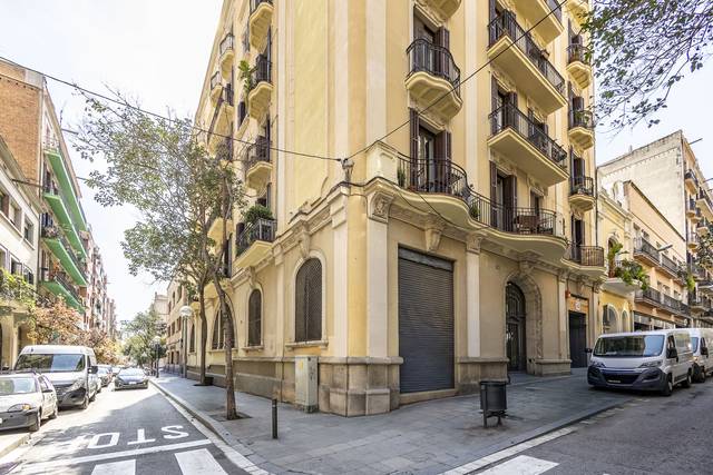 Local comercial en Alquiler en Vila de Gràcia