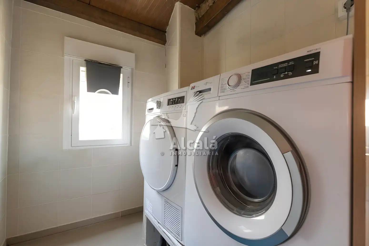 Habitación de Casa adosada en venta en Azuqueca de Henares con Aire acondicionado, Calefacción y Piscina
