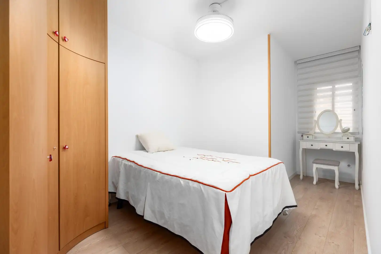Schlafzimmer von Maisonette zum Verkauf in Mataró mit Klimaanlage, Möbliert und Balkon