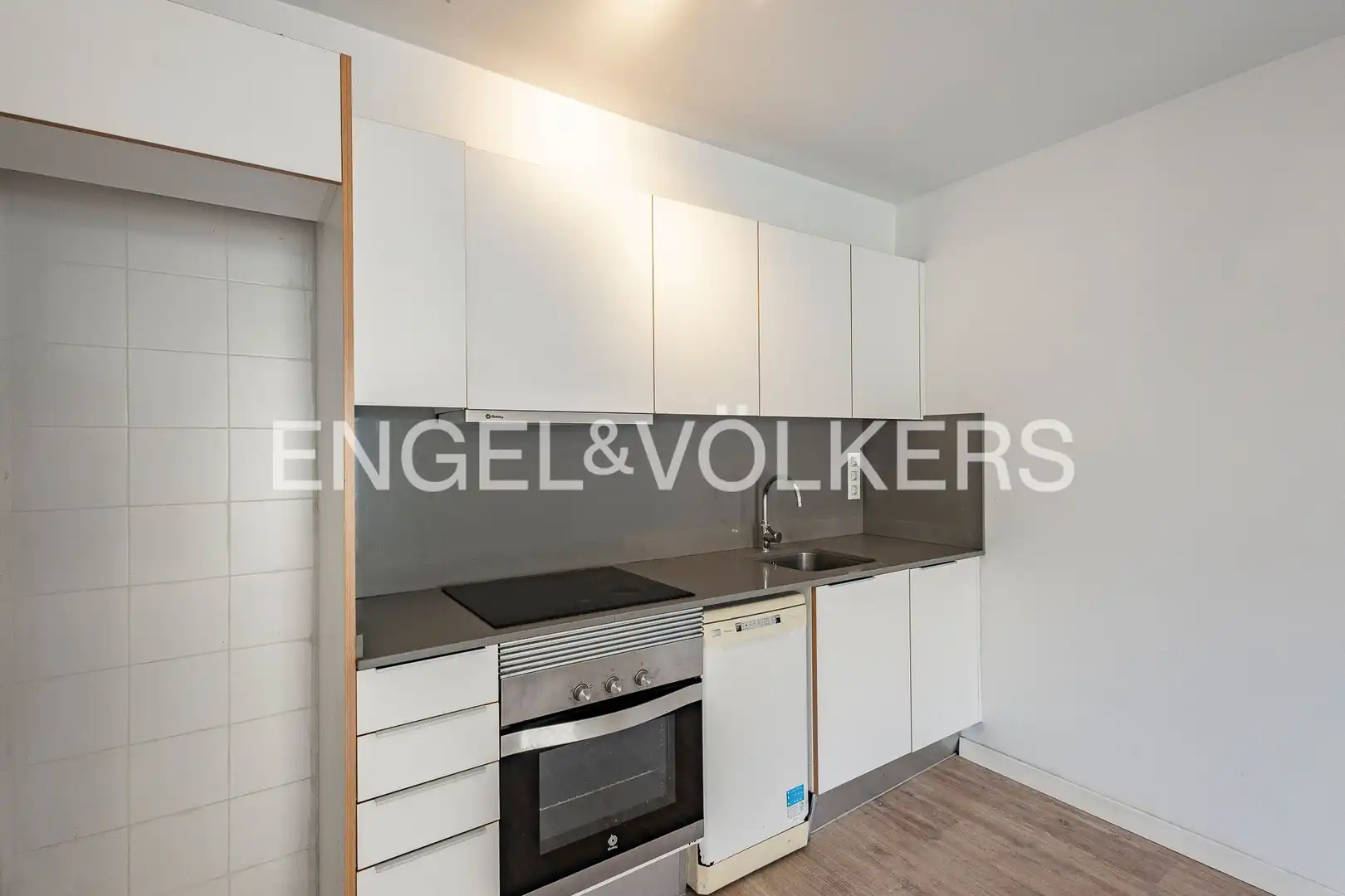 Cocina de Piso en venta en Barcelona con Calefacción, Terraza y Balcón