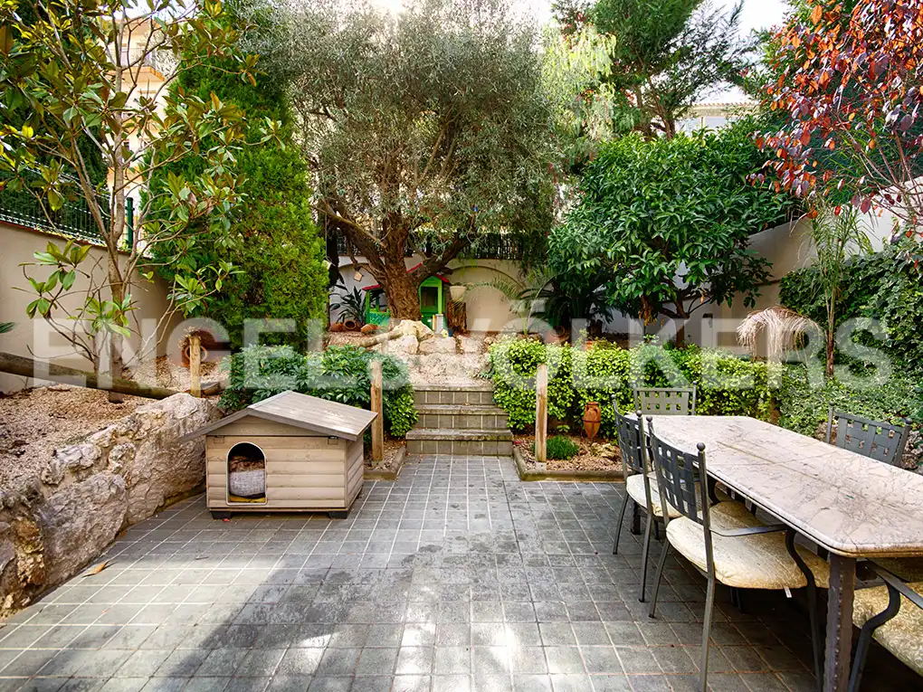 Terraced house with garden for sale in Carrer de González de Soto, imagen 6