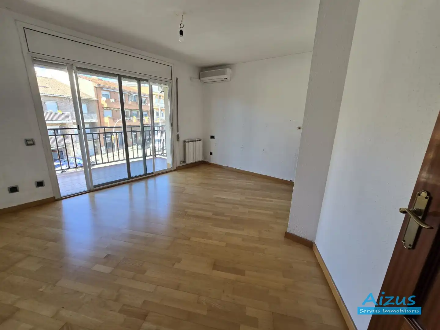 Habitación de Dúplex en venta en Rubí con Parquet, Terraza y Balcón
