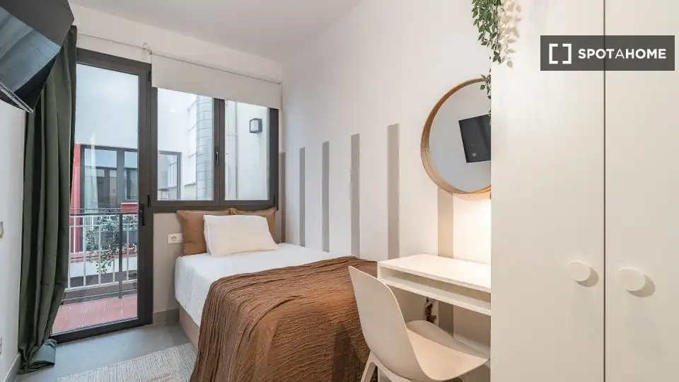 Habitació a Sants-Badal