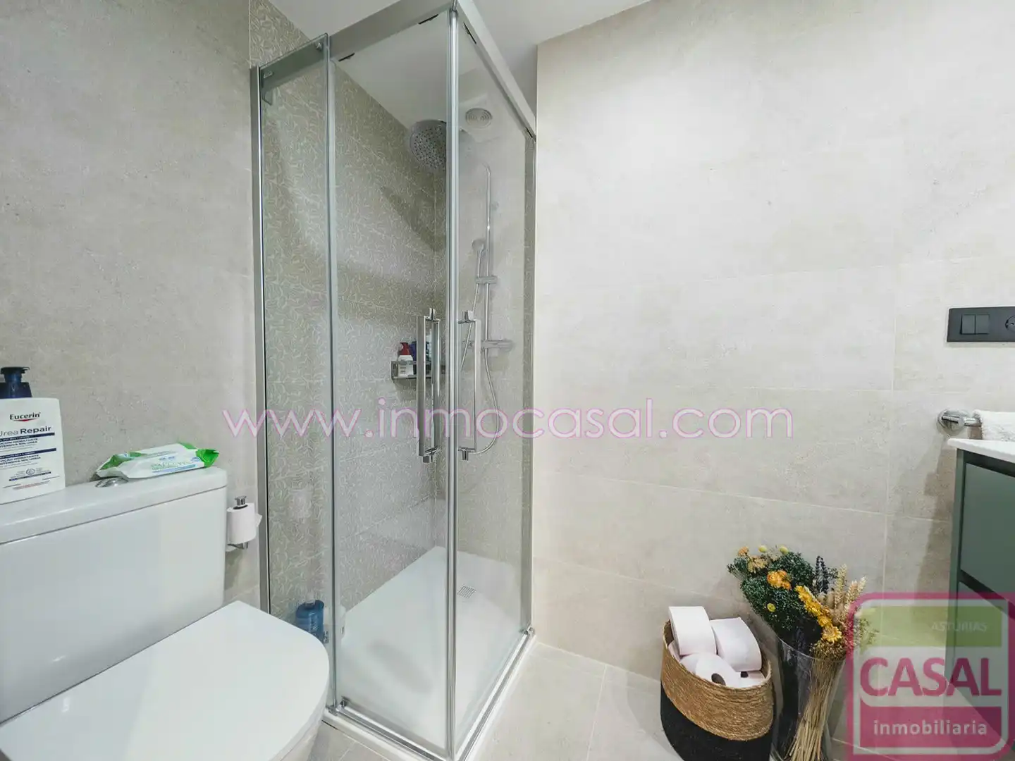Baño de Piso en venta en Oviedo  con Calefacción, Terraza y Trastero