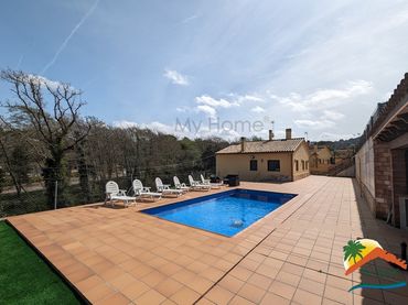 Casa con piscina en venta en Montbarbat