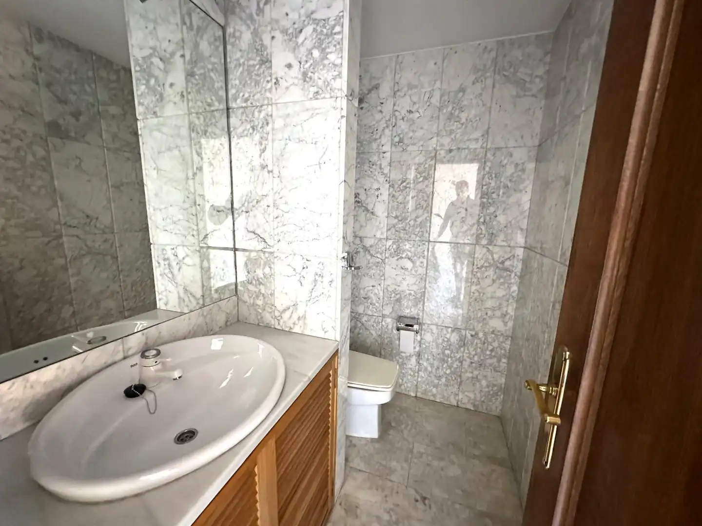 Baño de Piso de alquiler en Granada con Aire acondicionado, Calefacción y Terraza