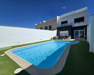 Piscina de Casa o xalet en venda en Leganés amb Piscina