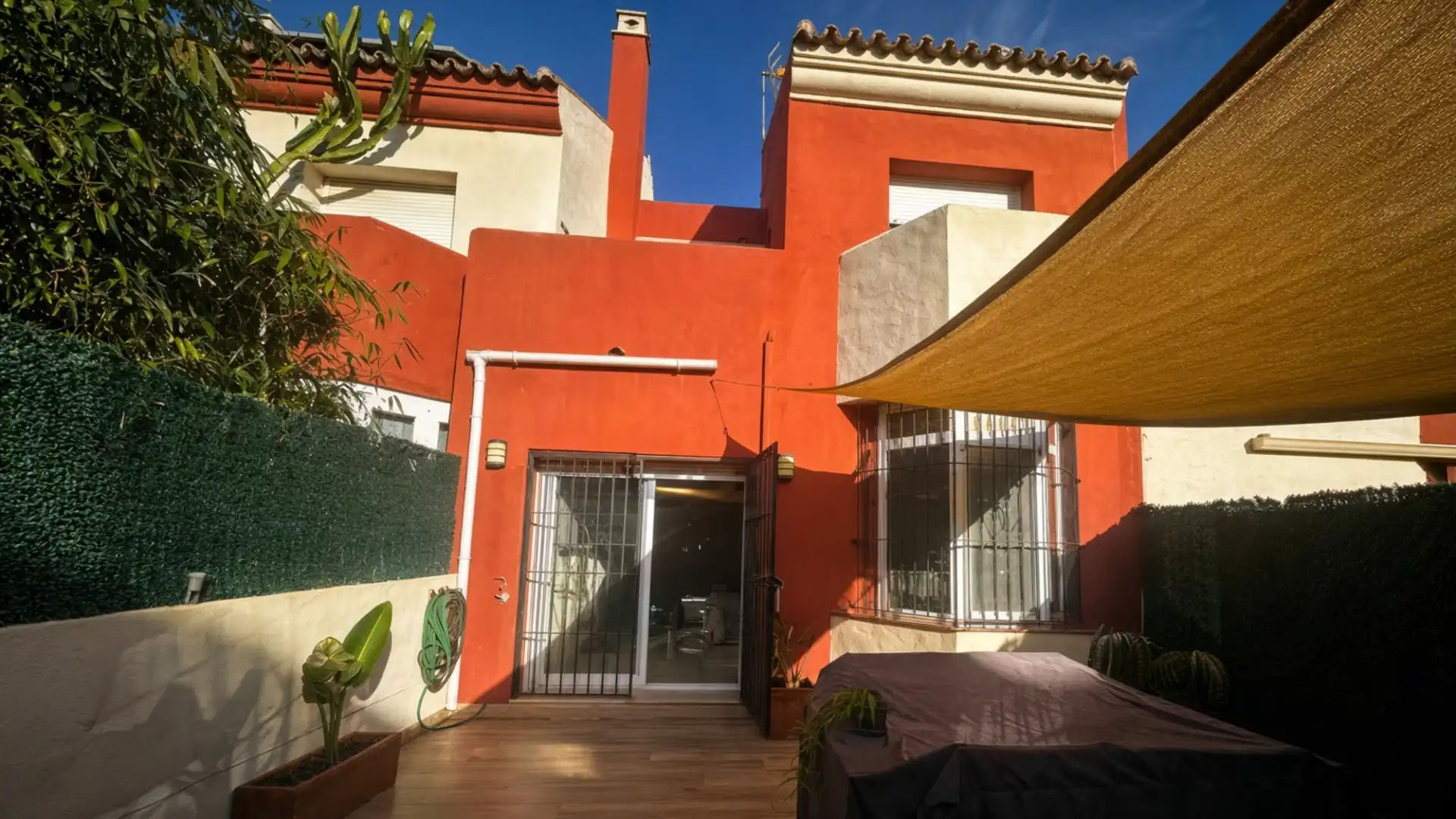 Adossat amb terrassa en venda a Selwo