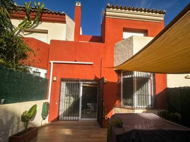Casa a schiera con balcone in vendita a Selwo