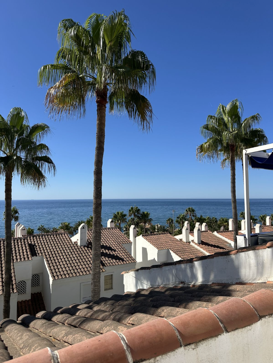 Vista exterior de Casa adosada en venda en Mijas amb Aire condicionat, Calefacció i Terrassa