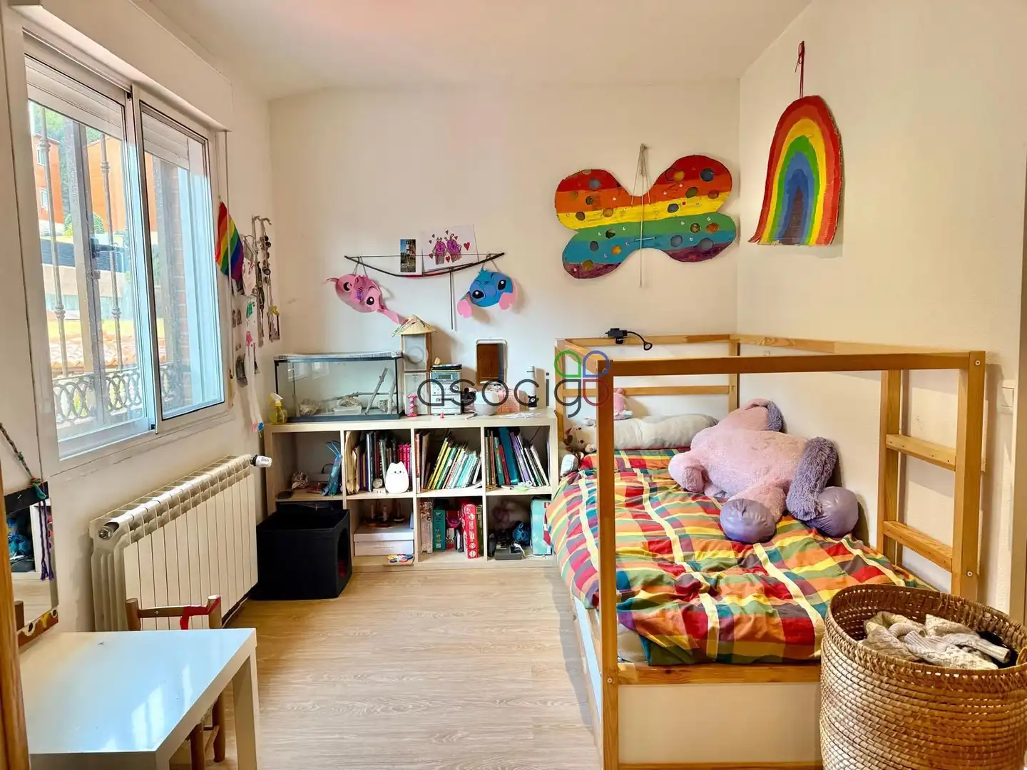 Habitación de Casa adosada en venta en Chiloeches con Calefacción y Jardín privado
