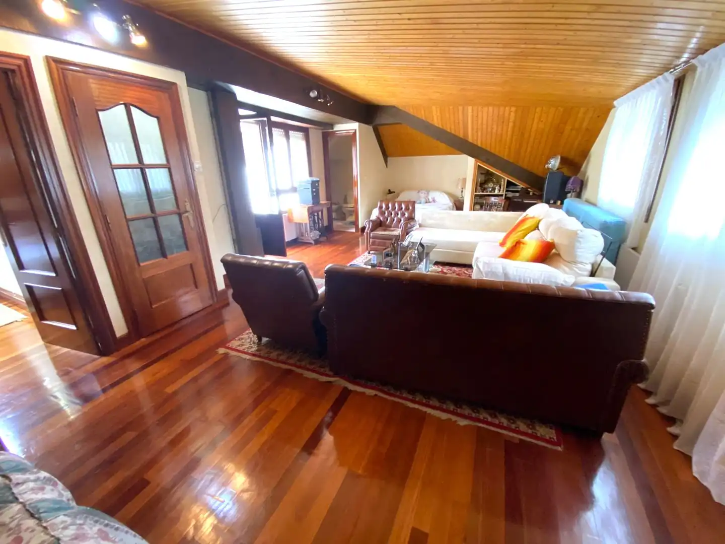 Sala d'estar de Casa o xalet en venda en Castro-Urdiales amb Calefacció, Jardí privat i Parquet