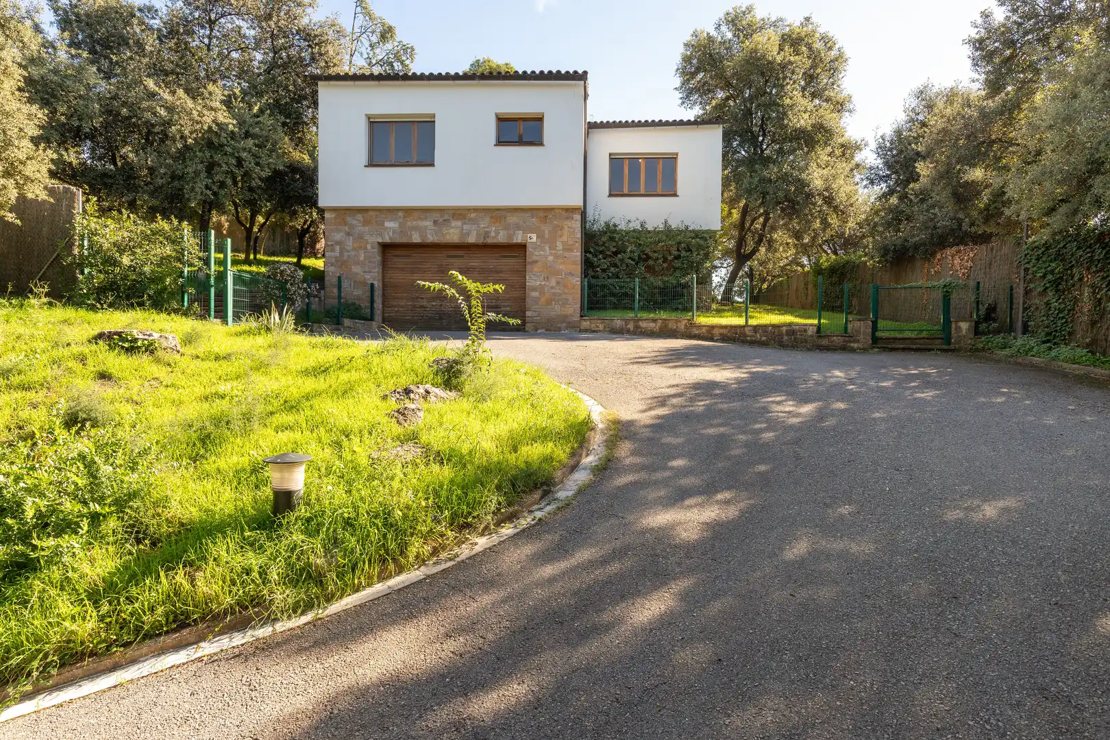 Vista exterior de Casa o xalet en venda en Matadepera amb Calefacció, Jardí privat i Traster
