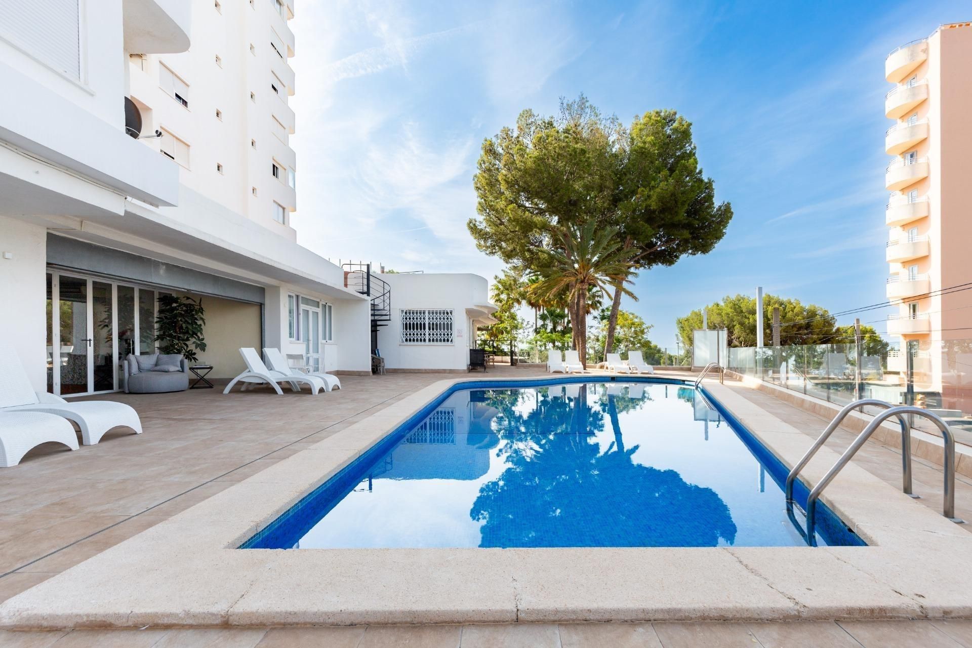 Piscina de Pis en venda en  Palma de Mallorca amb Aire condicionat, Terrassa i Piscina comunitària
