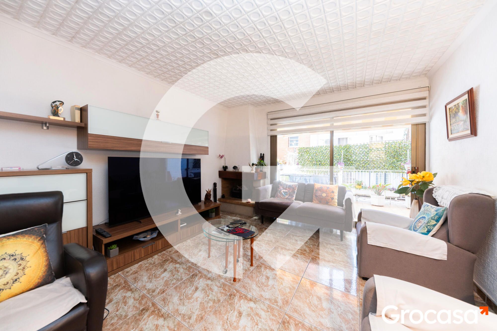 Sala d'estar de Casa o xalet en venda en L'Hospitalet de Llobregat amb Aire condicionat, Calefacció i Jardí privat