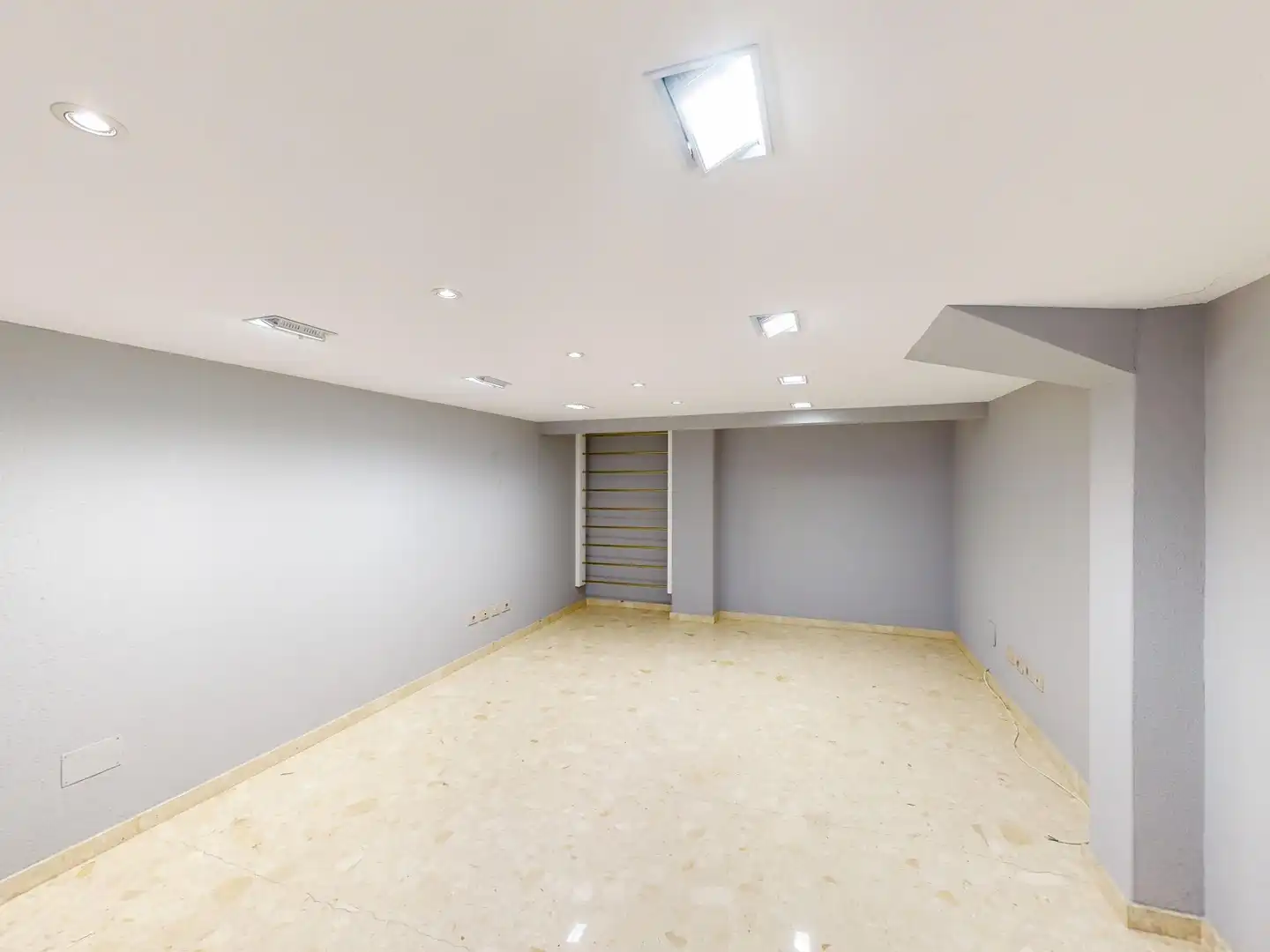 Business premises for sale in Avenida Álvaro Cunqueiro, imagen 29