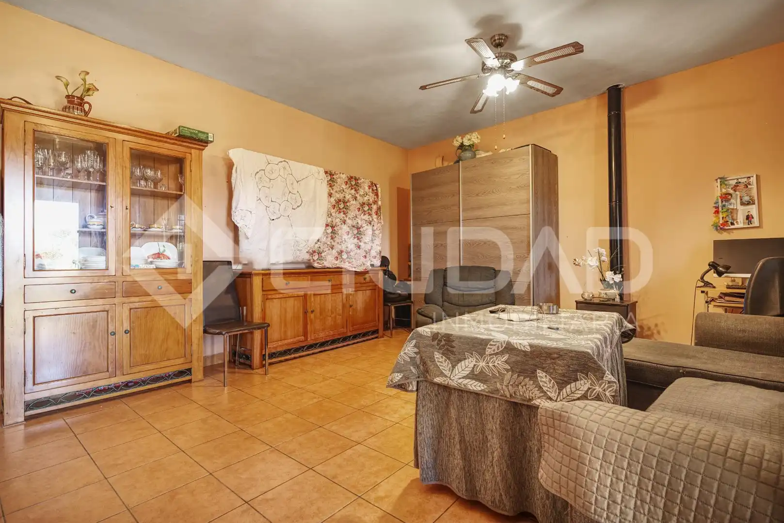 Wohnzimmer von Haus oder Chalet zum Verkauf in La Puebla del Río mit Klimaanlage, Privatgarten und Terrasse