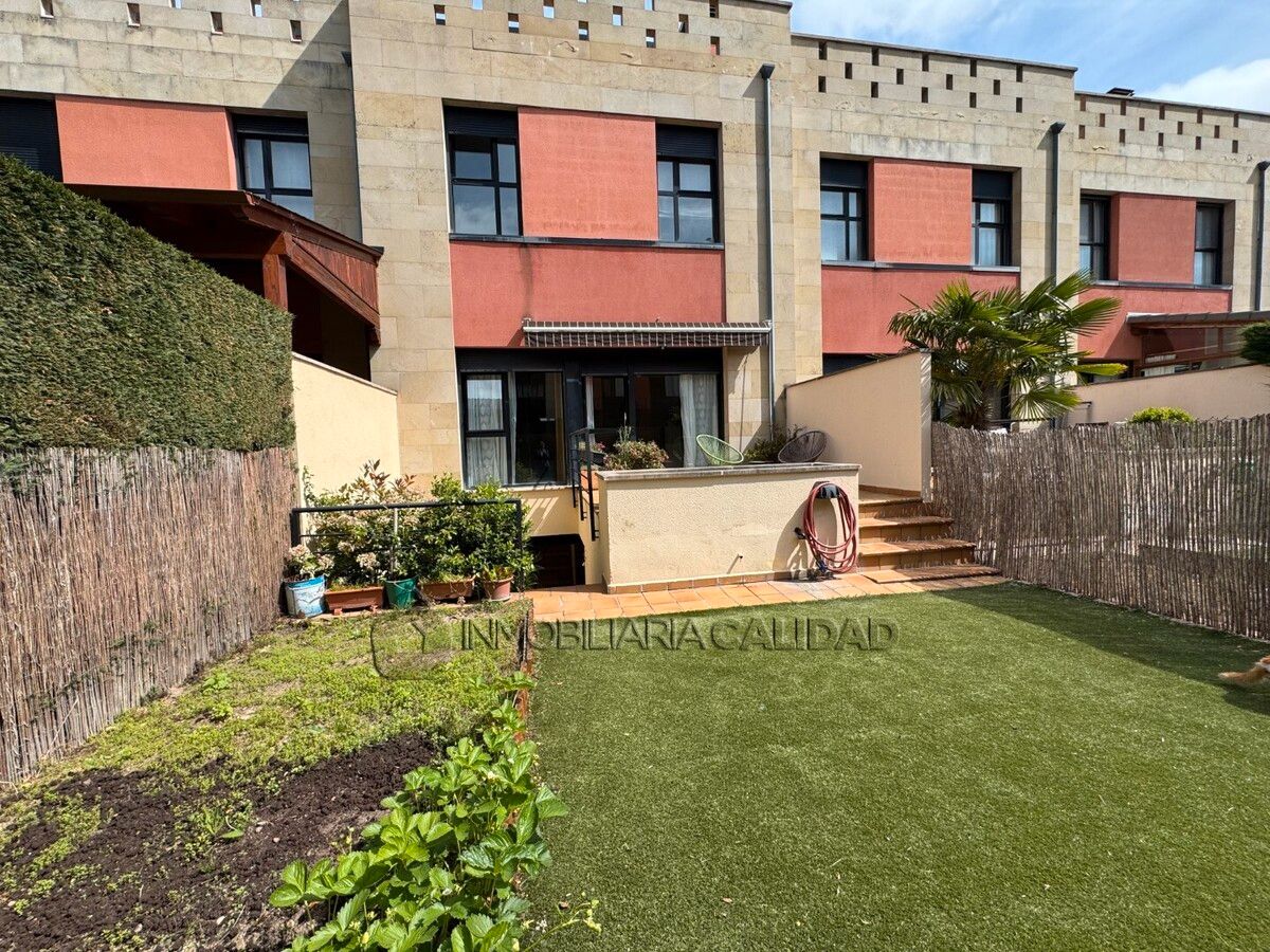 Garden of House or chalet for sale in Burgos Capital  with Heating, Terrace and Storage room