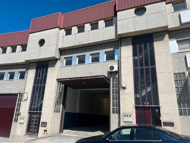 Nave industrial en Alquiler en Avenida Coruña en Pastoriza