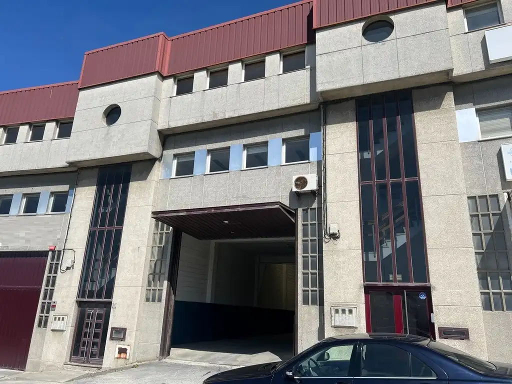 Industriegebäude zur Miete in Avenida Coruña