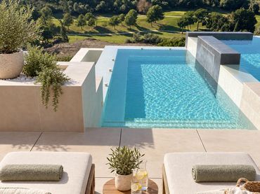 Casa con piscina en alquiler en Benahavís pueblo