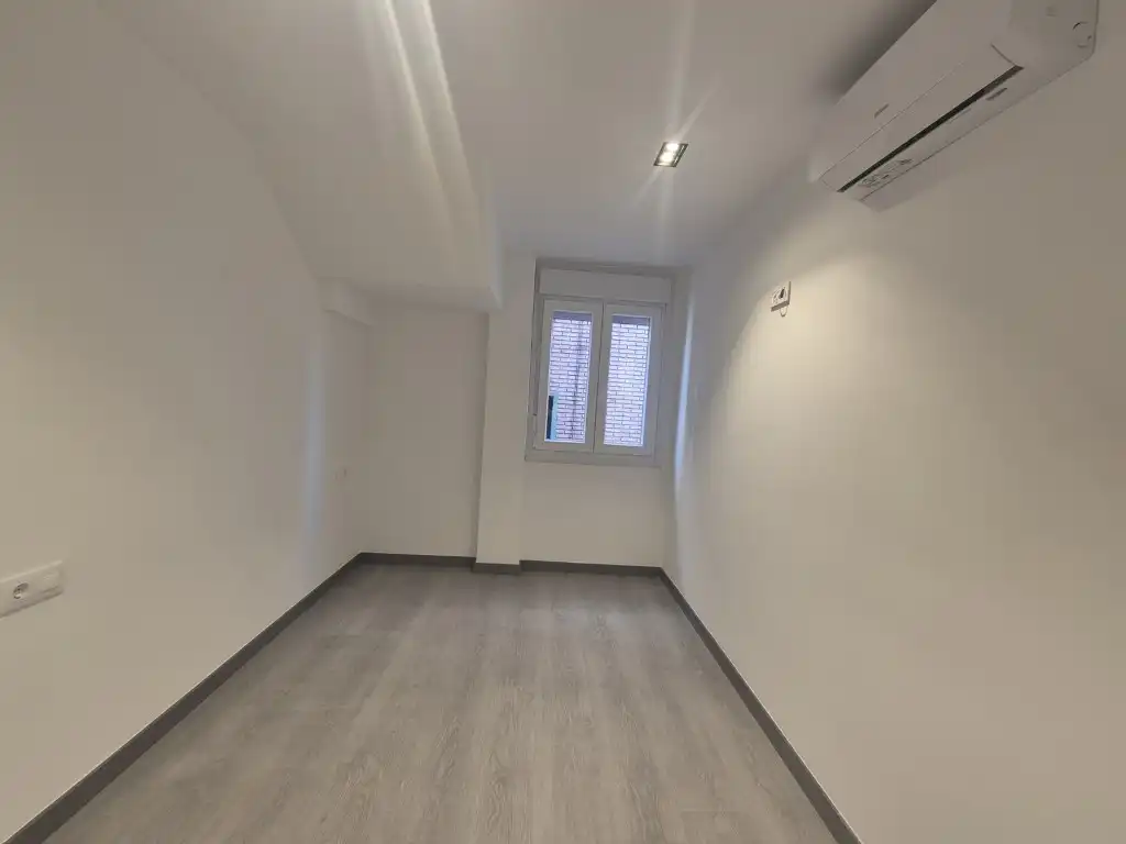 Habitación de Piso en venta en Zaragoza con Aire acondicionado, Horno y Lavadora