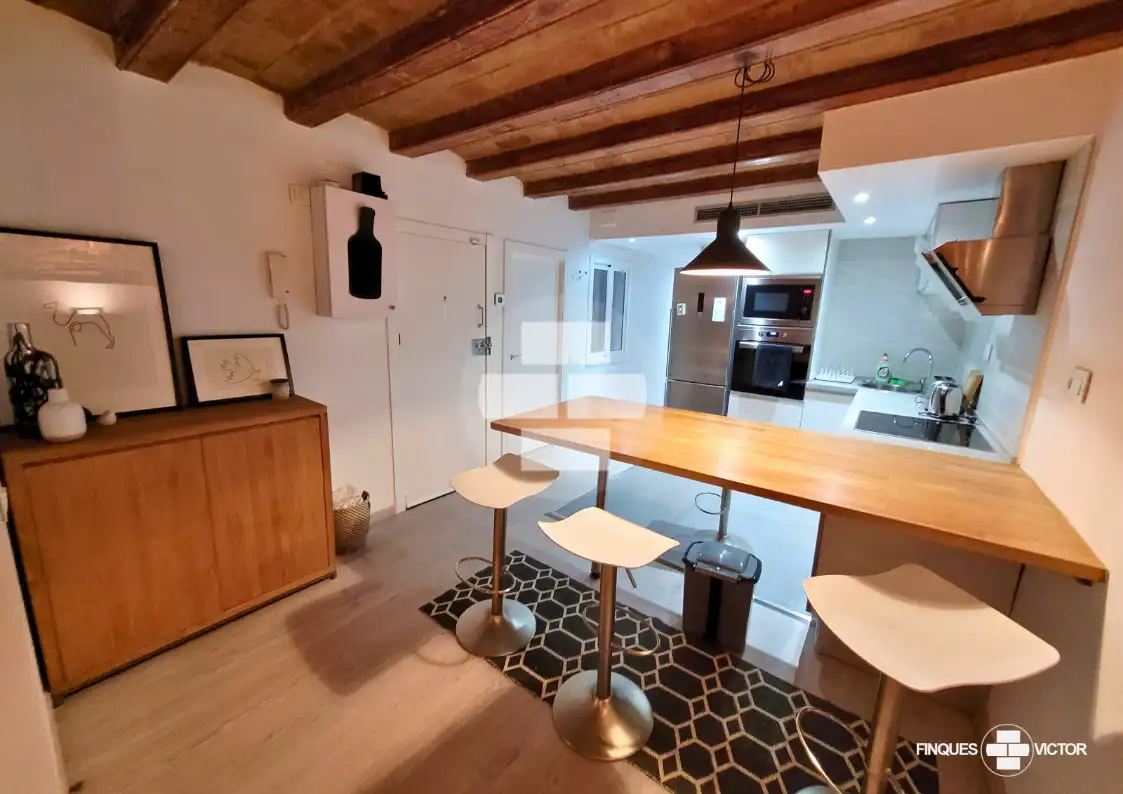 Küche von Wohnung zum Verkauf in Barcelona mit Parkett, Möbliert und Ofen