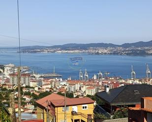 Vista exterior de Casa o xalet en venda en Vigo  amb Terrassa i Balcó