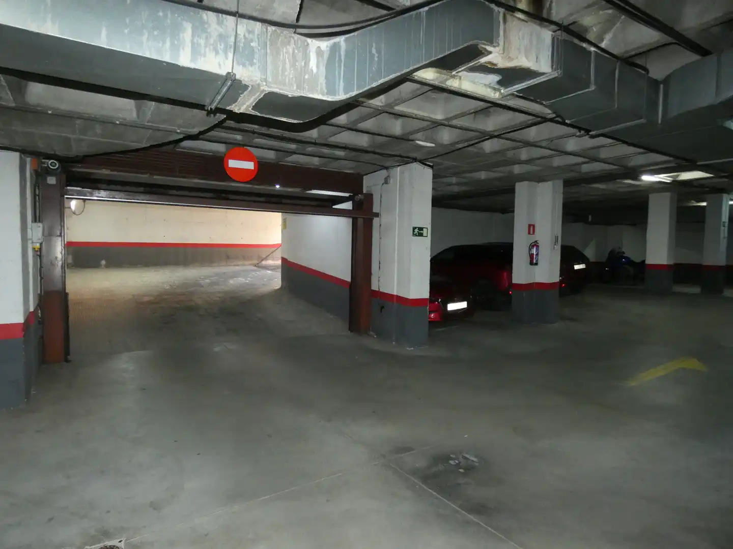 Parking de Local en venta en Madrid con Amueblado