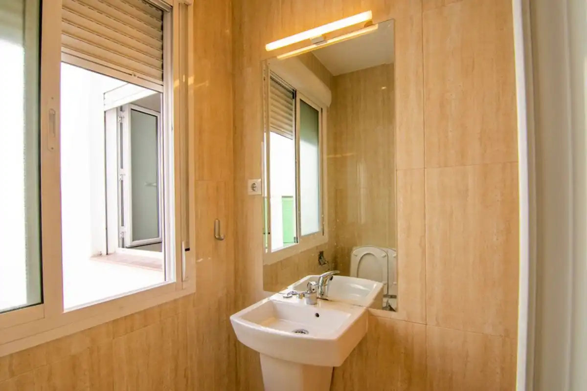 Baño de Piso de alquiler en Madrid con Aire acondicionado, Calefacción y Parquet