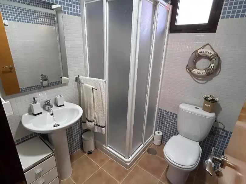 Baño de Piso en venta en Águilas con Aire acondicionado, Terraza y Balcón