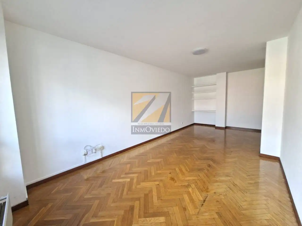 Sala de estar de Piso en venta en Oviedo  con Calefacción y Terraza