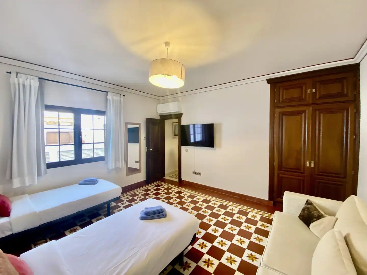 Dormitori de Casa o xalet en venda en Fuengirola amb Aire condicionat, Terrassa i Traster
