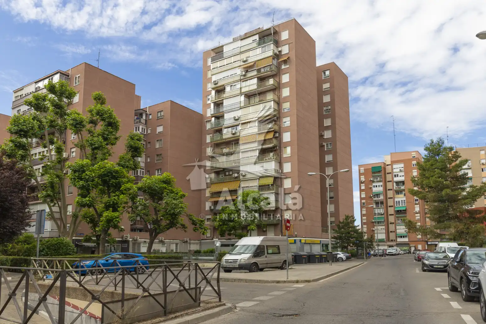 Vista exterior de Pis en venda en Madrid amb Aire condicionat, Calefacció i Terrassa
