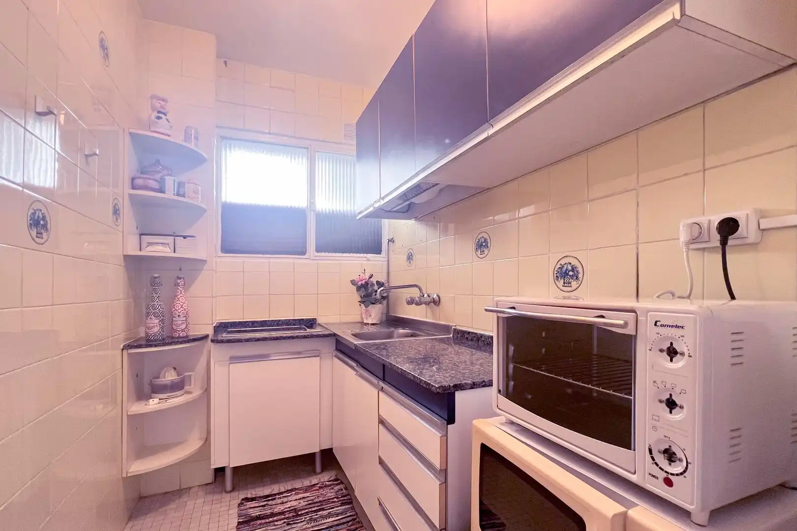 Piso en venta en Calle CIUDAD DE PORCUNA, La Carihuela - Los Nidos