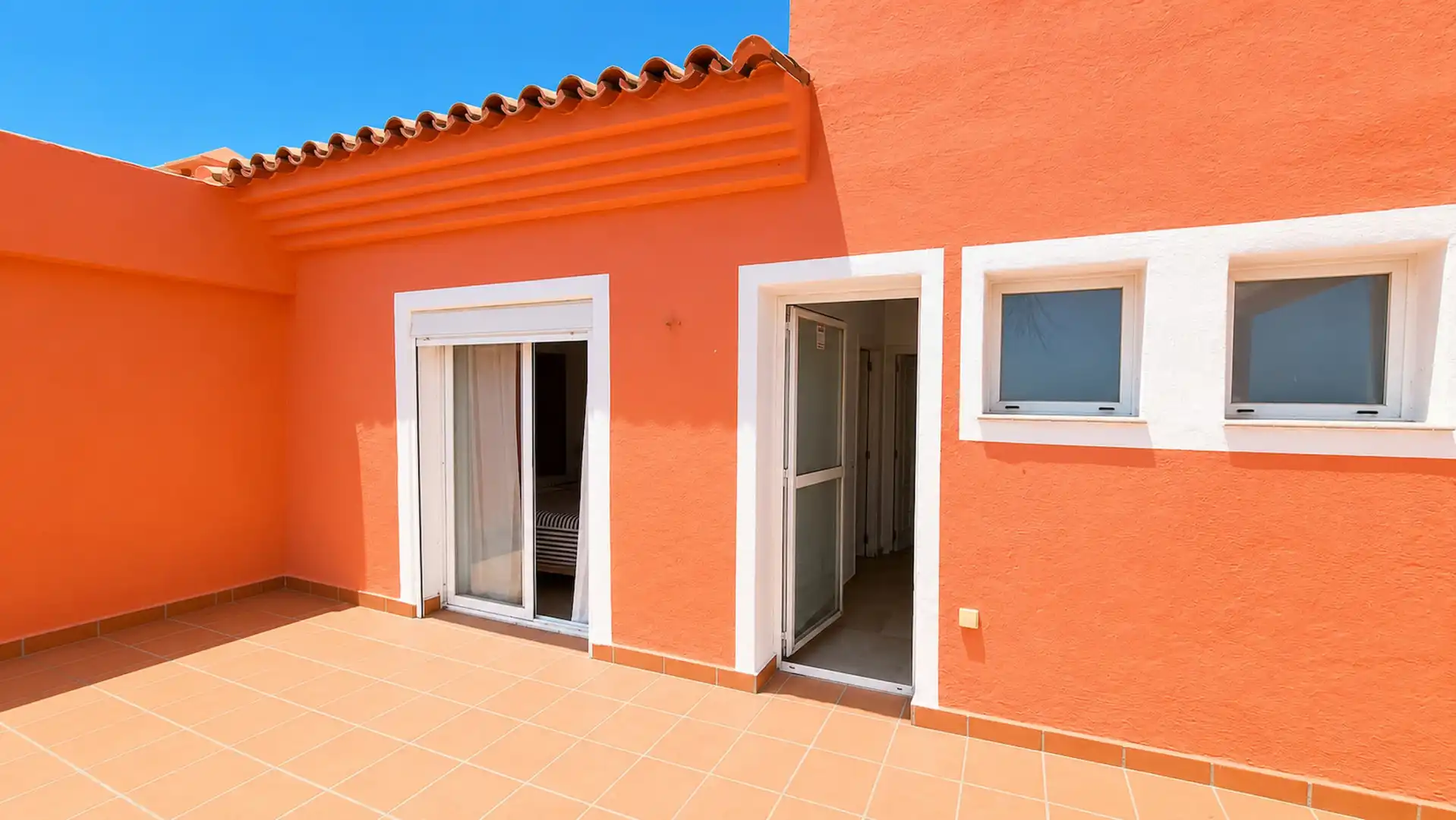 Vista exterior de Ático en venta en Casares con Aire acondicionado, Terraza y Piscina