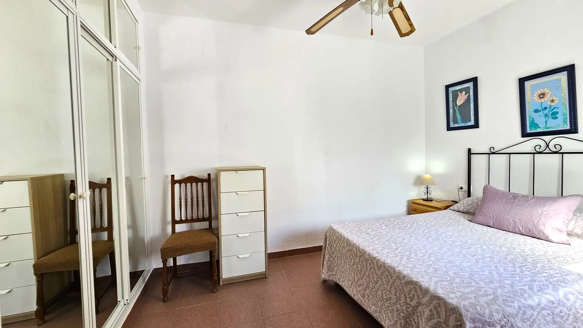 Schlafzimmer von Wohnung zum Verkauf in Chipiona mit Klimaanlage und Möbliert
