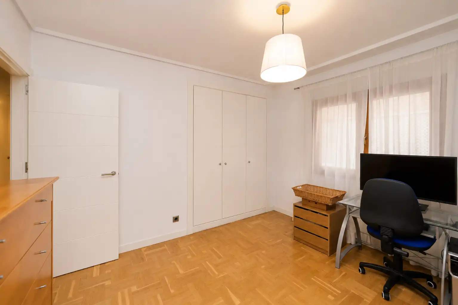 Habitación de Piso en venta en Pozuelo de Alarcón con Aire acondicionado, Calefacción y Jardín privado