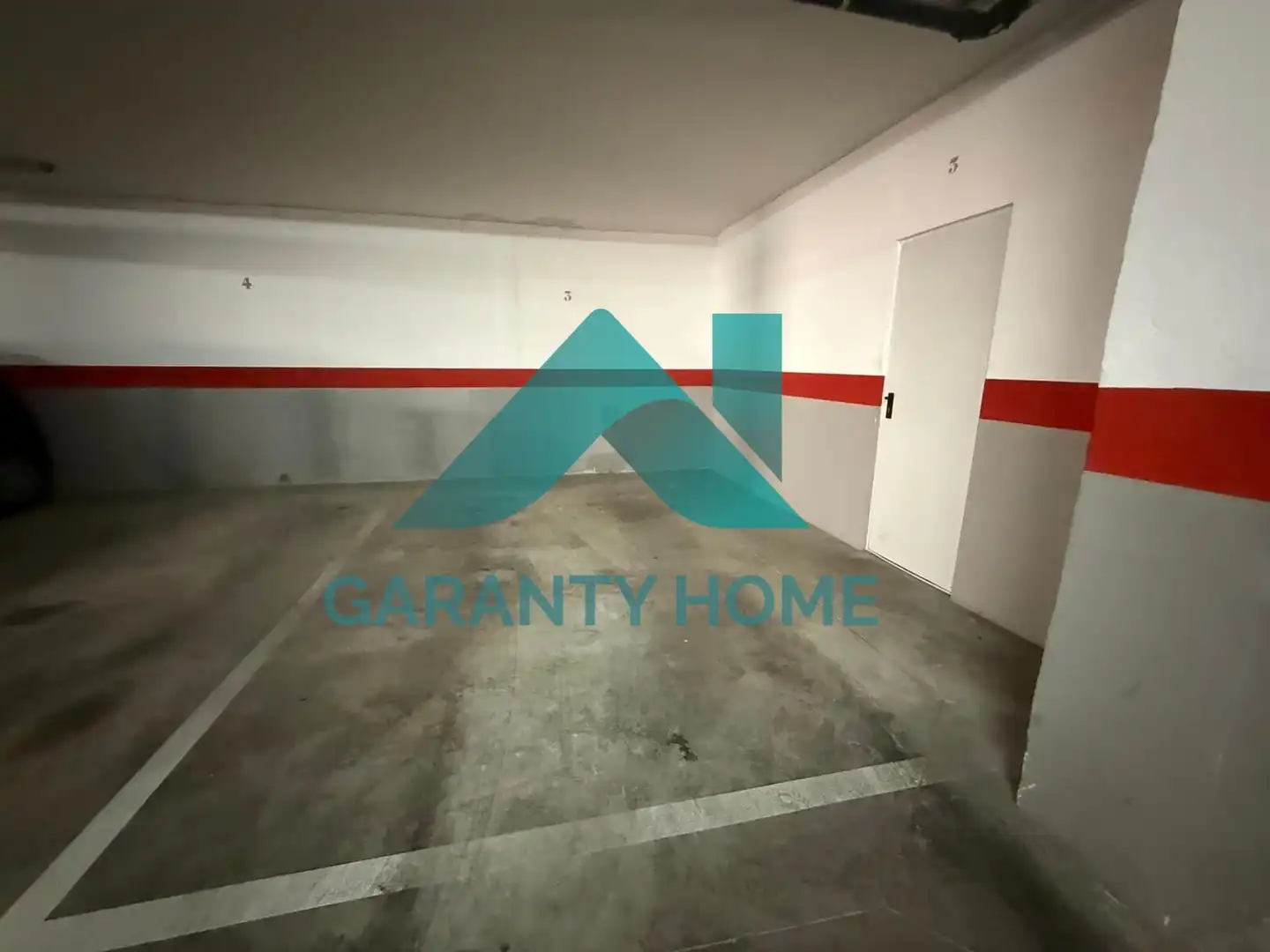 Parking of Apartments for rent in Cáceres  with Air Conditioner, Heating and Furnished