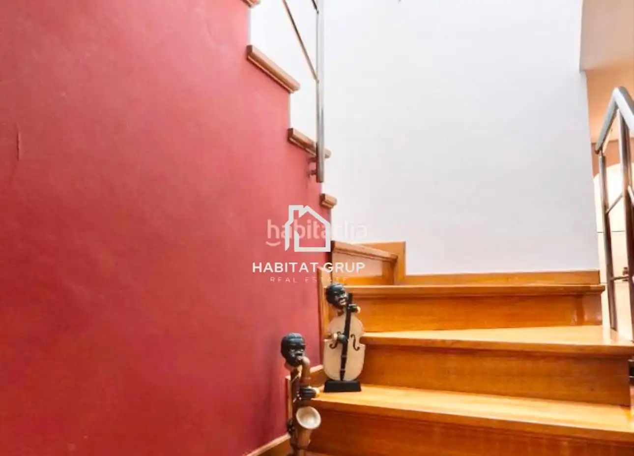 Dúplex en venta en Girona con Calefacción, Terraza y Trastero