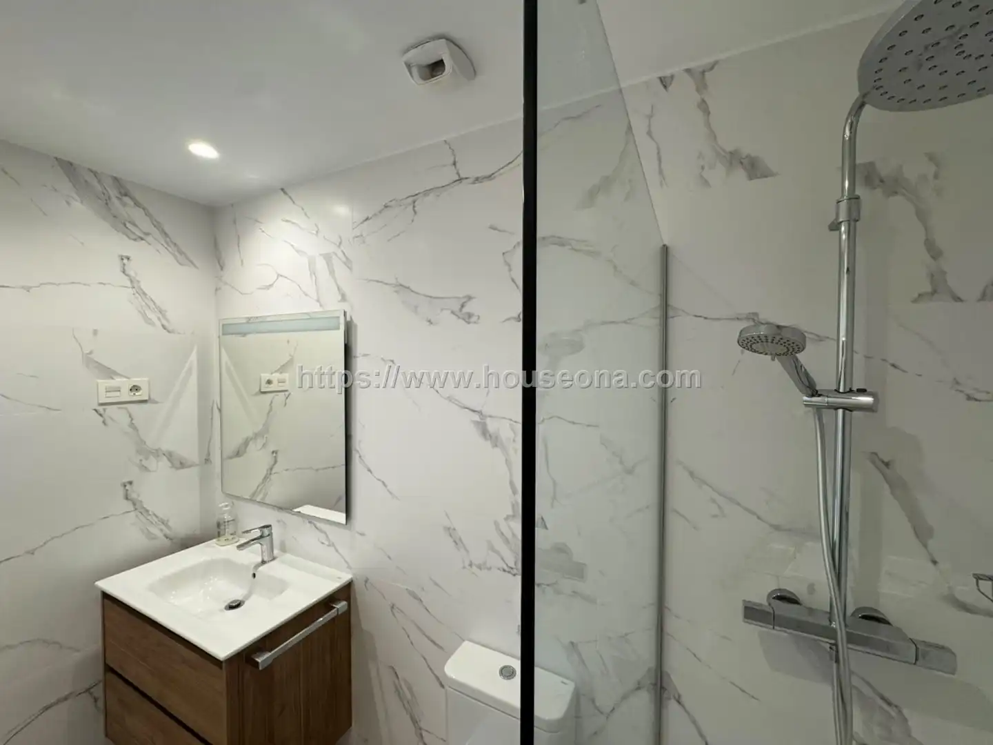 Bathroom of Attic for sale in Bilbao   with Heating, Terrace and Storage room