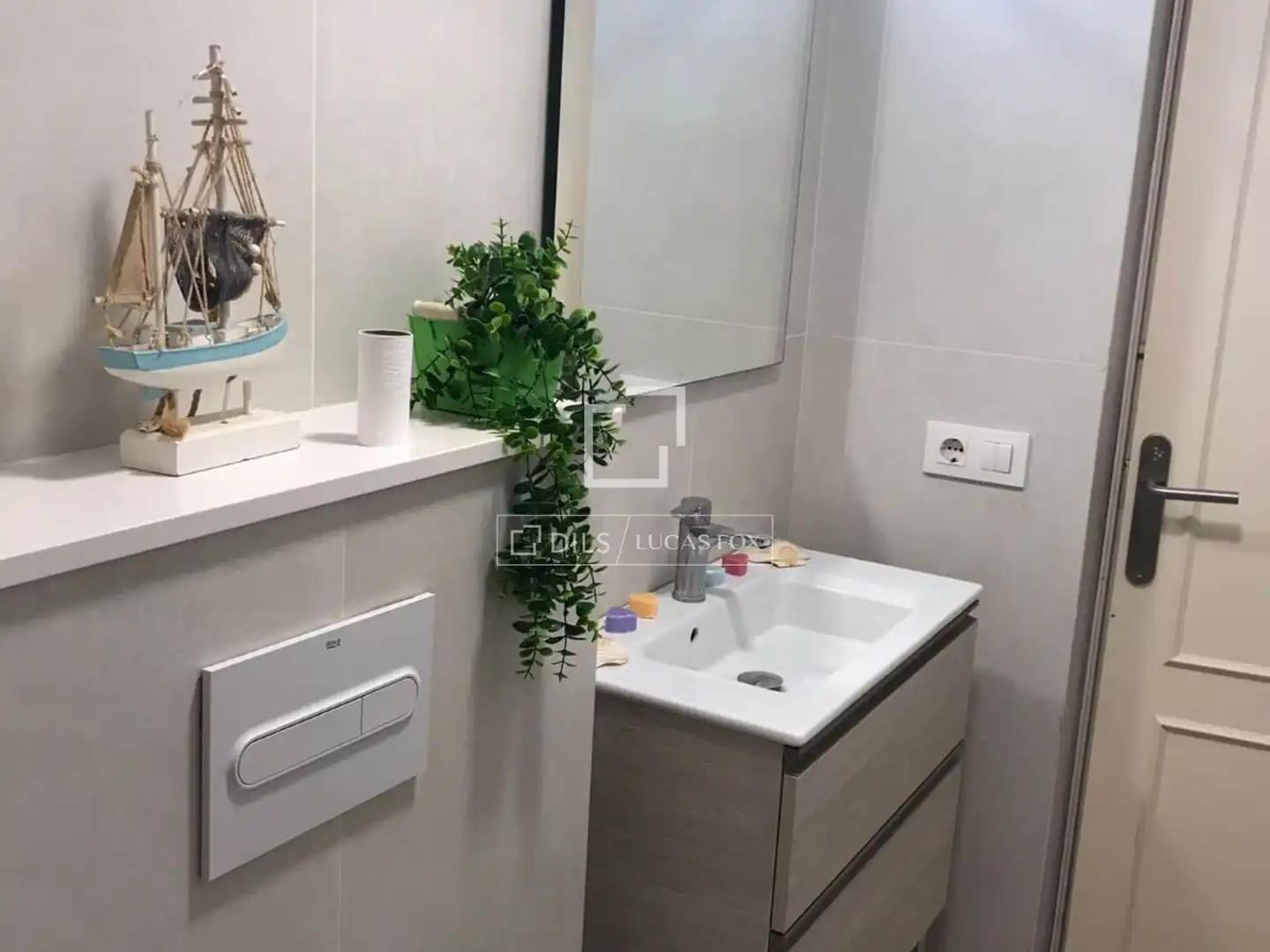 Bany de Pis en venda en Ciutadella de Menorca amb Terrassa i Balcó
