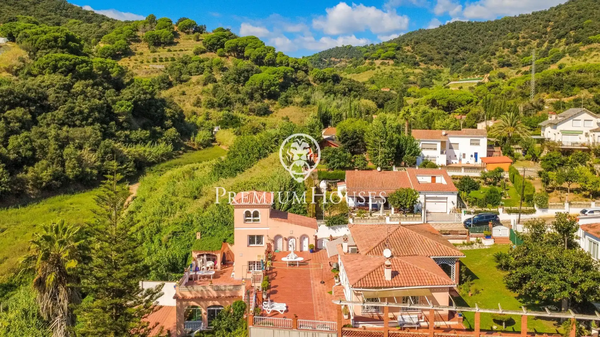 Vista exterior de Casa o xalet en venda en Calella amb Aire condicionat, Calefacció i Jardí privat