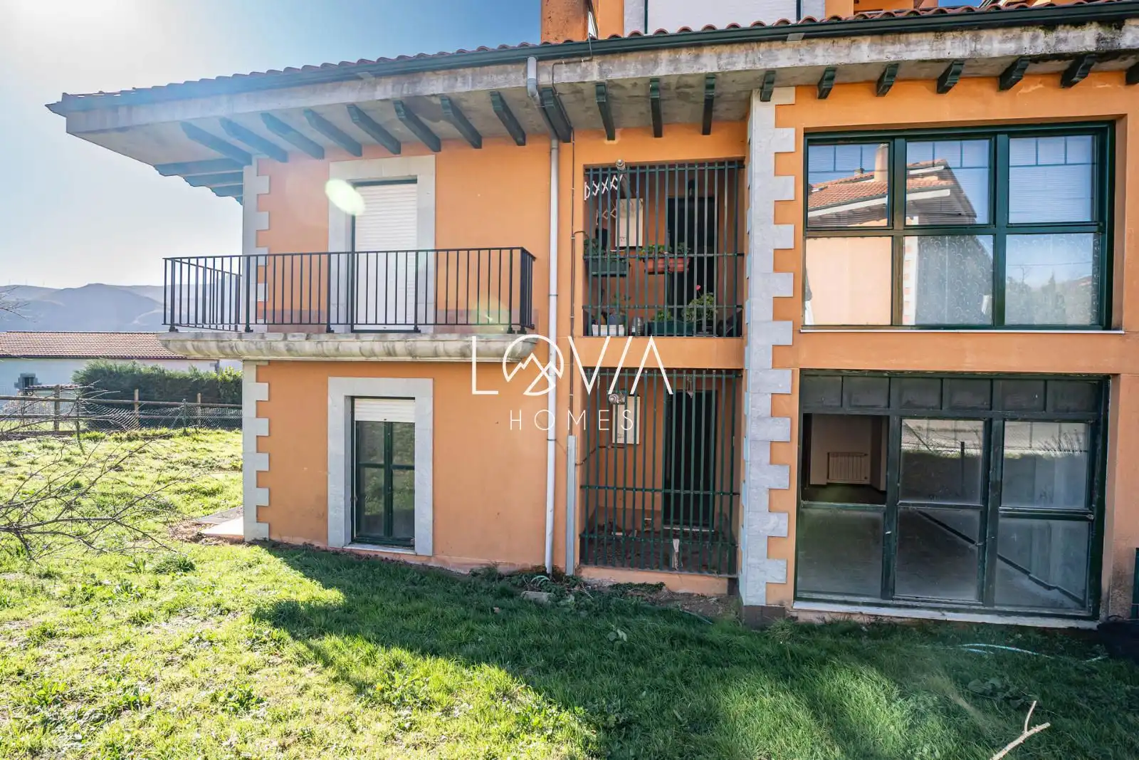Vista exterior de Piso en venta en Soba con Trastero