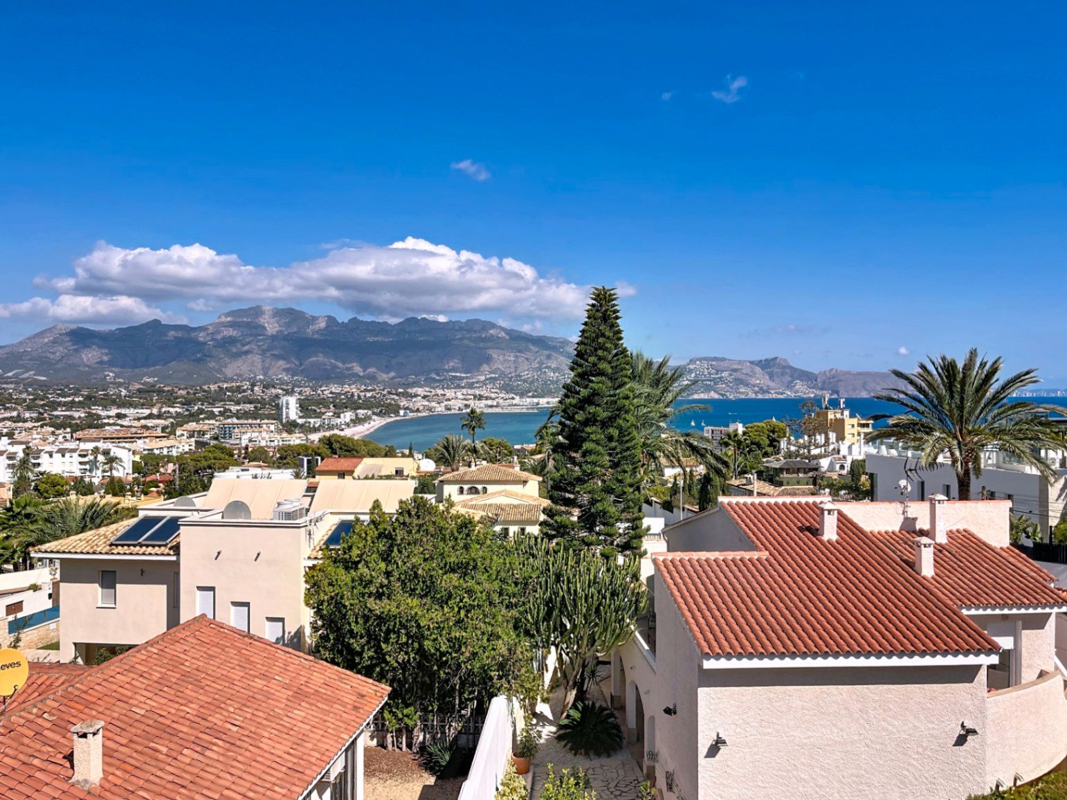 Exterior view of House or chalet for sale in L'Alfàs del Pi  with Private garden, Terrace and Storage room