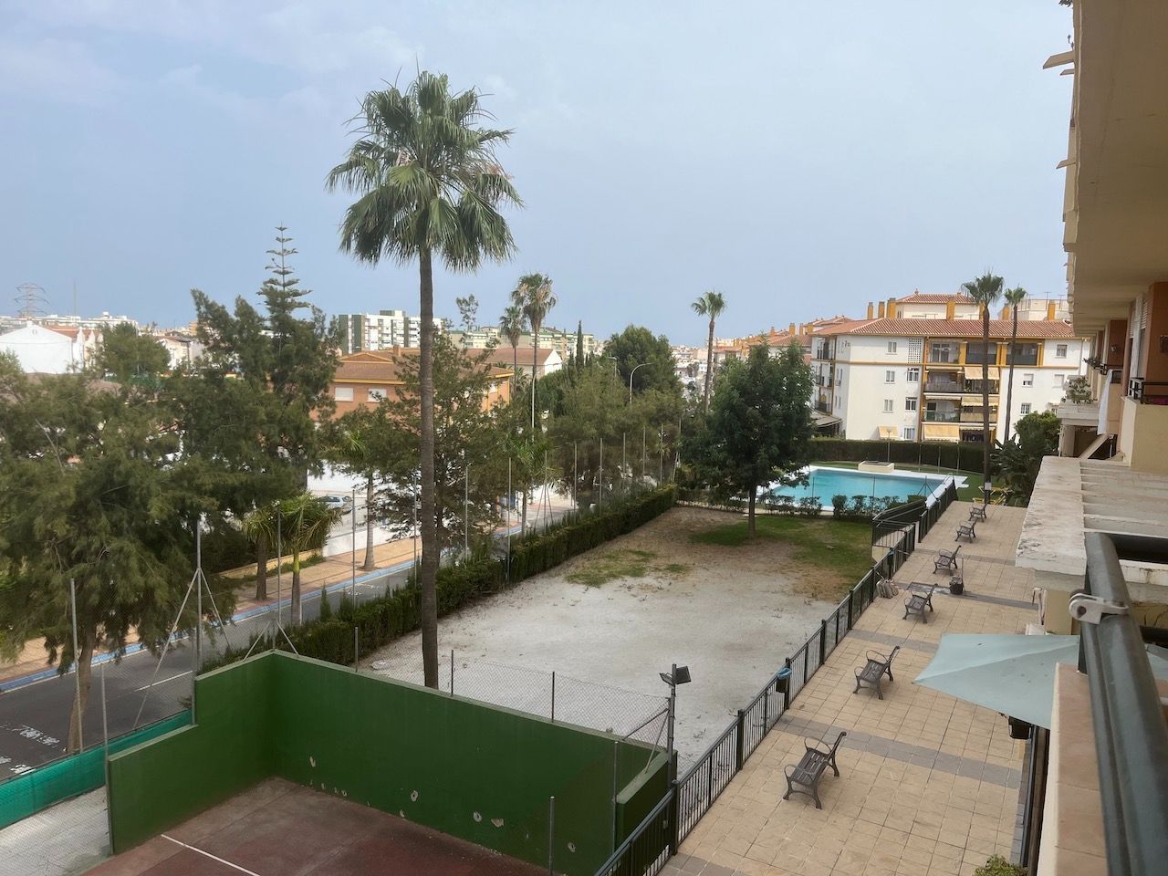 Piscina de Pis en venda en Vélez-Málaga amb Terrassa, Traster i Moblat