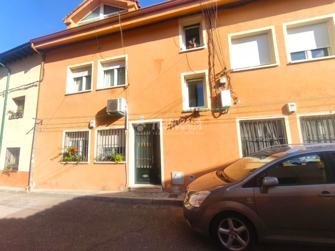 Exterior view of Building for sale in Torrelaguna