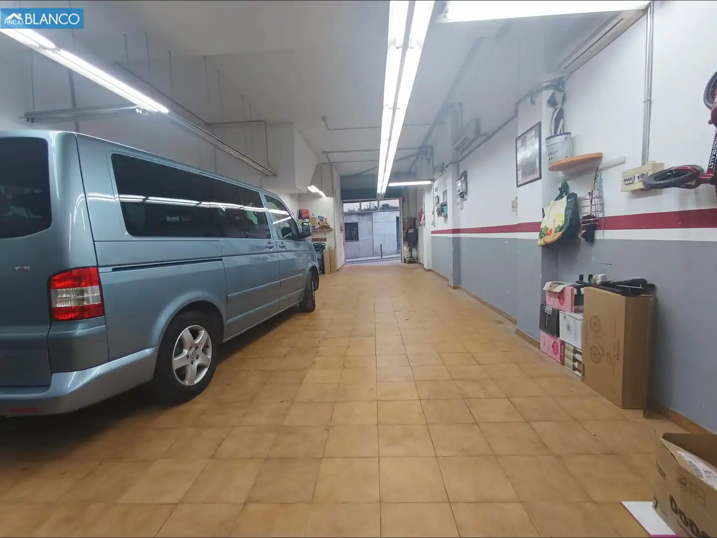 Parking of Houses for sale in L'Hospitalet de Llobregat  with Air Conditioner, Heating and Terrace